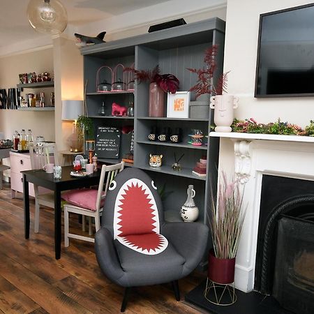 The Pink Door Westport Bed and Breakfast Εξωτερικό φωτογραφία