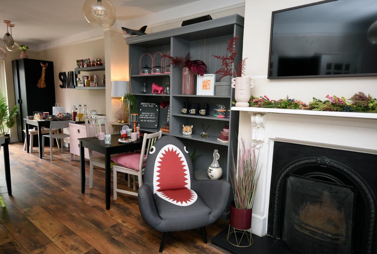 The Pink Door Westport Bed and Breakfast Εξωτερικό φωτογραφία