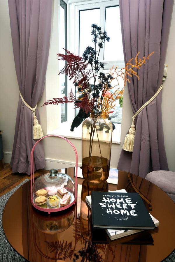 The Pink Door Westport Bed and Breakfast Εξωτερικό φωτογραφία